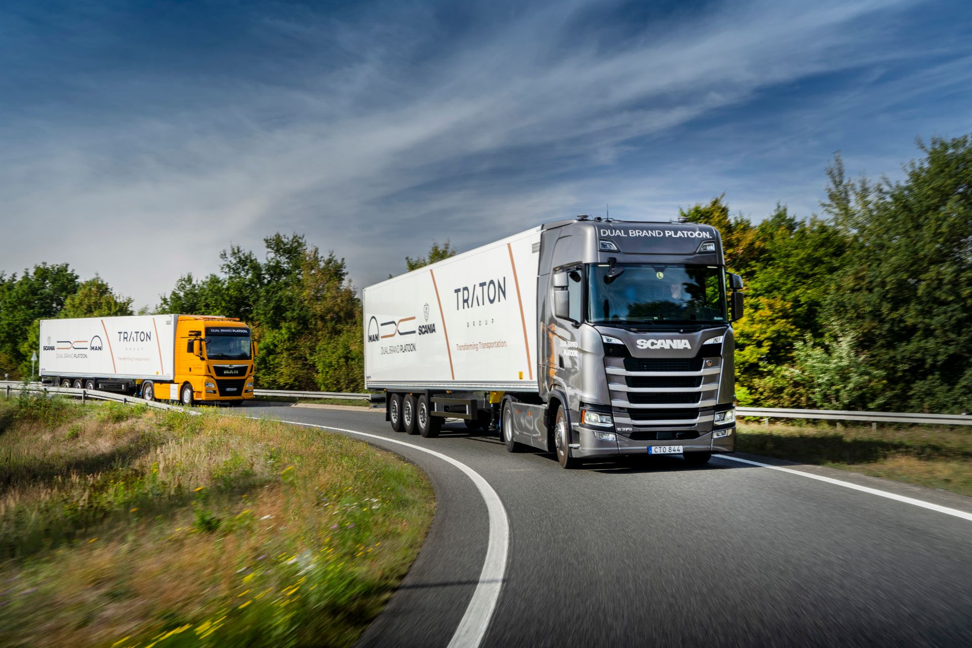 A field test for dual-brand platooning Two brands, one platoon: MAN and Scania are working hand in hand on dual-brand platooning.
