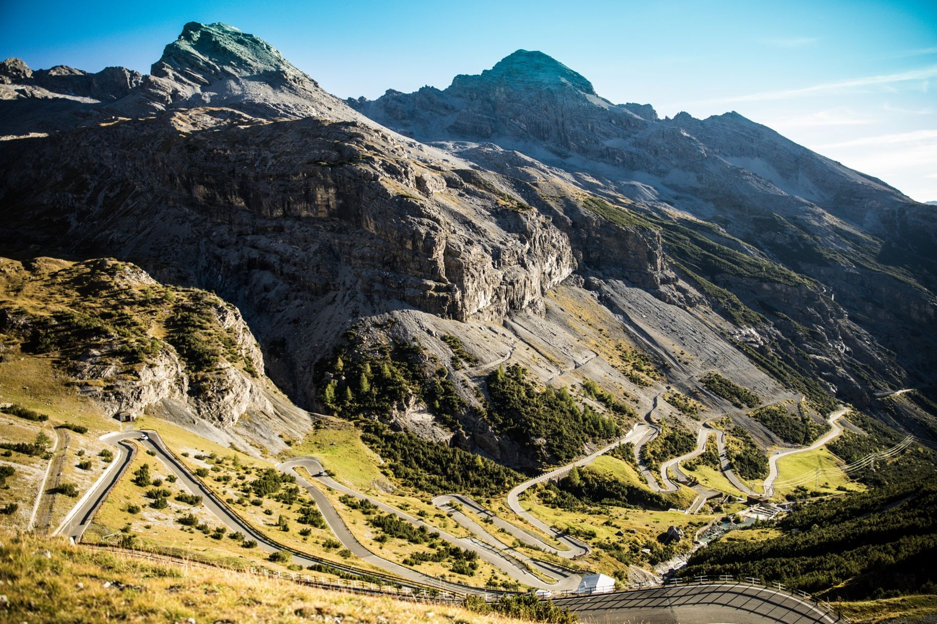 Bus route with a view About 3,900 vertical meters have to be conquered on the Stelvio line.