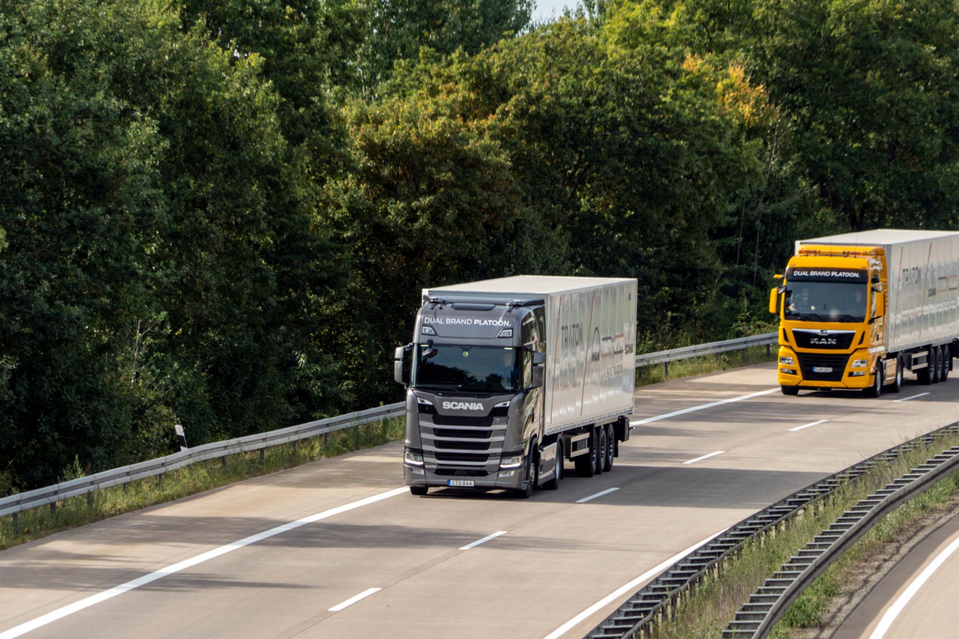 Dual Brand Platoon between MAN and Scania Dual Brand Platoon between MAN and Scania