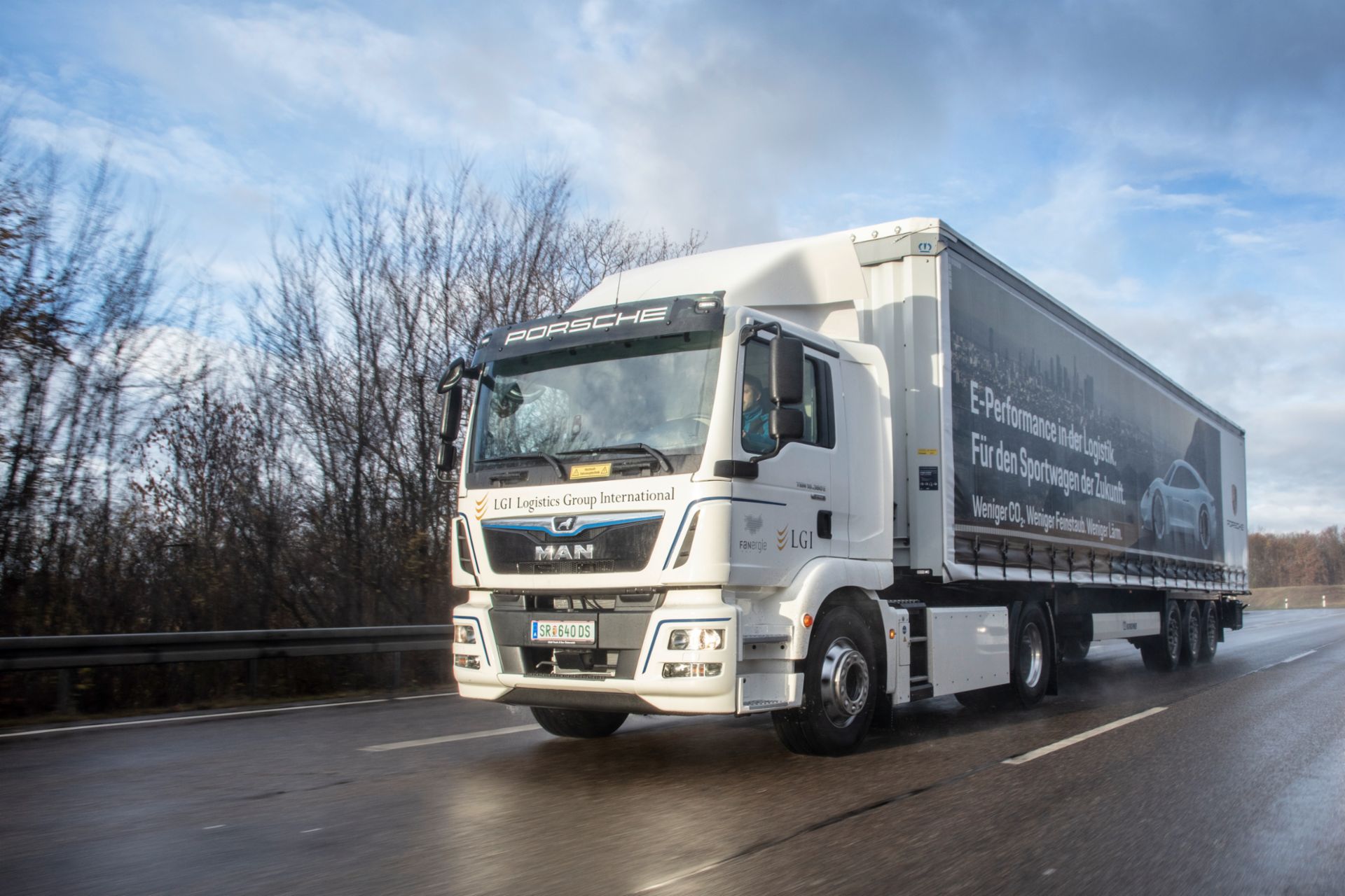 MAN eTGM für Porsche Zum Einsatz kommt der eTGM im Lieferverkehr auf der Strecke zwischen dem vom Logistik-Partner LGI betriebenen Standort Freiberg am Neckar und dem Porsche-Werk in Stuttgart-Zuffenhausen.