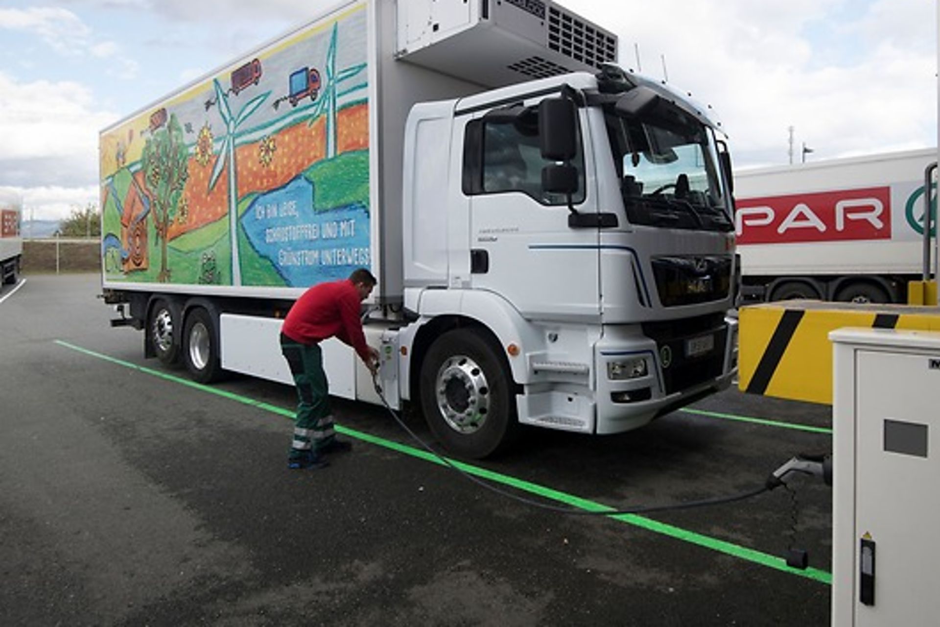 eTruck The eTruck has a “green” parking space with a 44kW power connection in the courtyard of the SPAR headquarters.