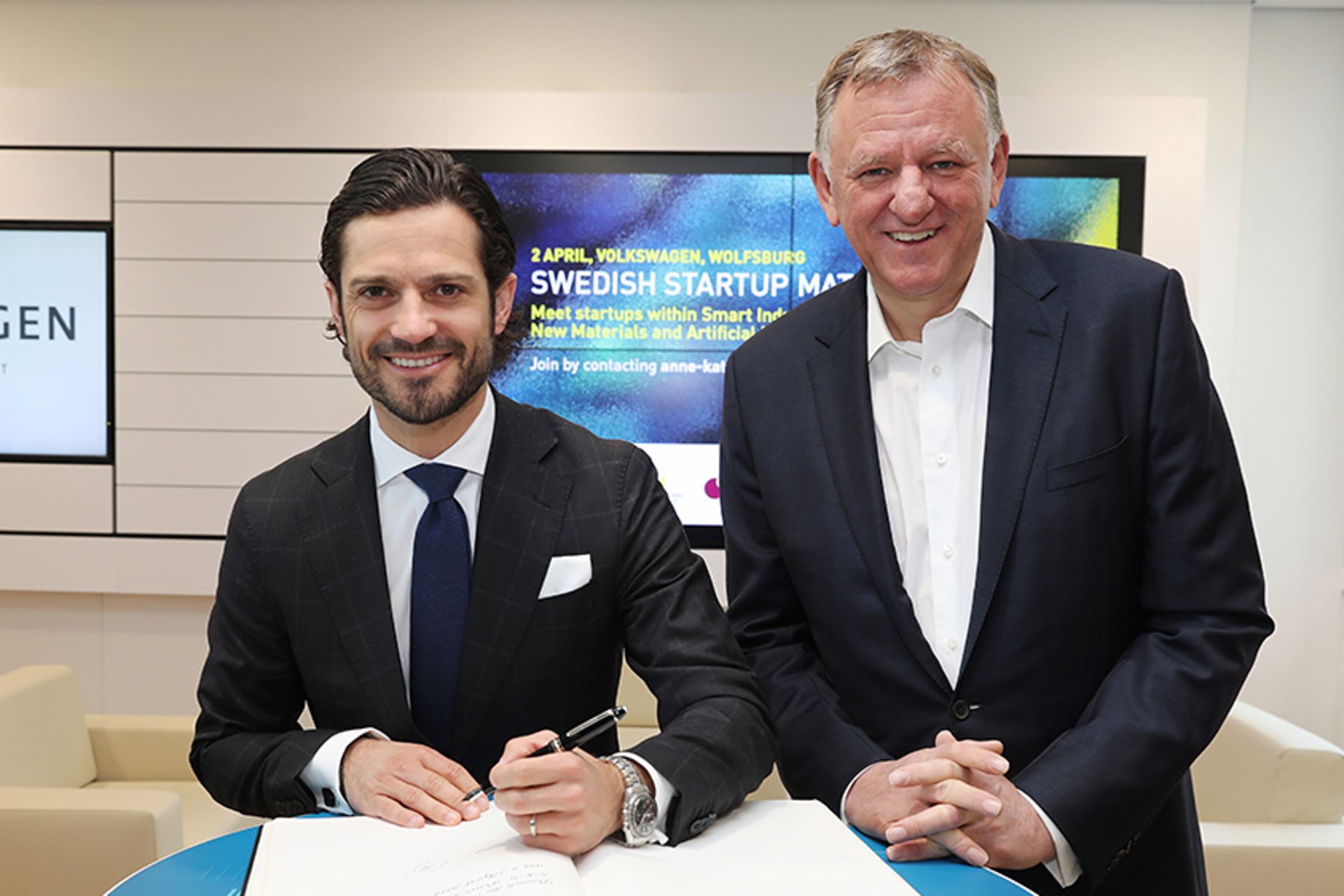 Prince Carl Philip and Andreas Renschler, CEO of TRATON SE and member of the board of management of Volkswagen AG Prinz Carl Philip visited Volkswagen during his official visit in Germany.