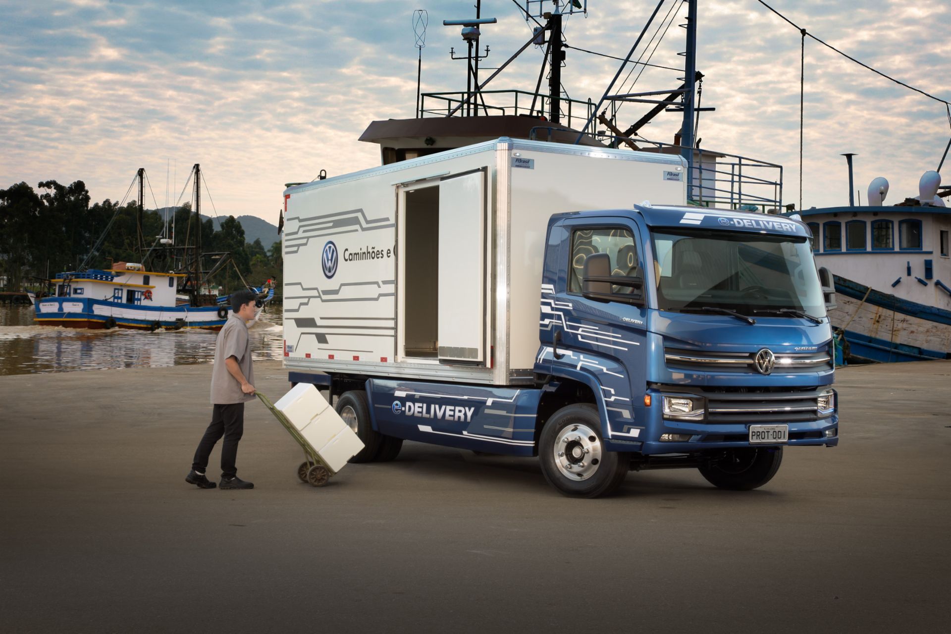 Volkswagen Caminhões e Ônibus, die brasilianische Marke von TRATON, präsentiert den elektrischen Verteiler-Lkw e-Delivery. 